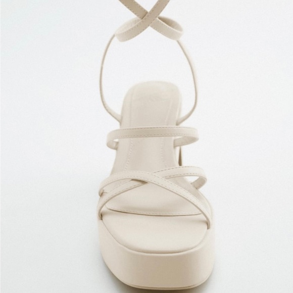 SHOES - Picture 5 of 11